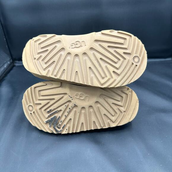 UGG Childrens Brown Chestnut Boots Size 11 US Zipper and Tie - Picture 6 of 6